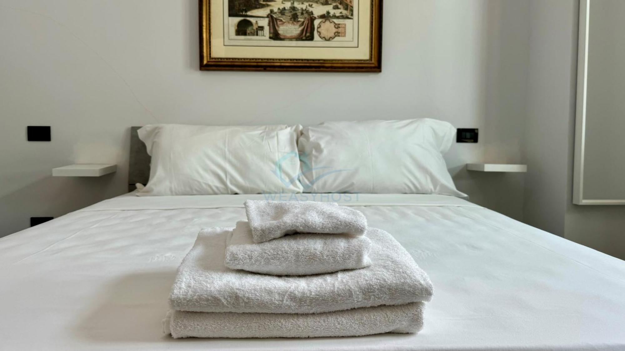 Contemporary Comfort Stylish Modern Roma