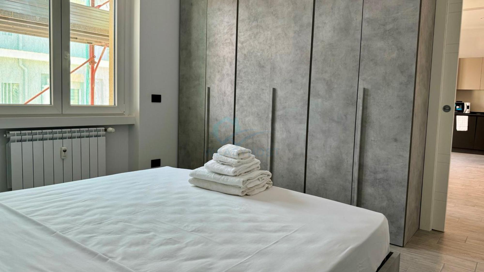 Contemporary Comfort Stylish Modern * Roma